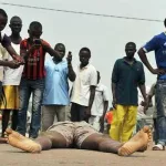 yopougon-des-populations-executent-un-malfaiteur