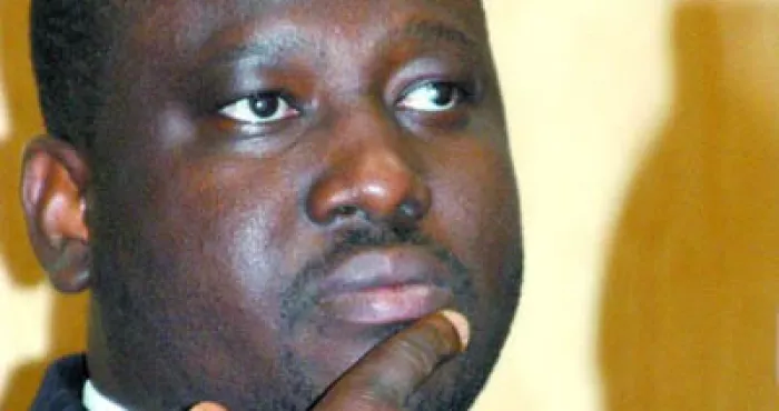 soro-dans-de-sales-draps-on-se-bat-pour-le-sauver