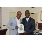 le-dossier-du-femua-10-remis-au-maurice-bandaman