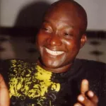 flypee-des-bavards-s-est-tu-a-jamais-l-artiste-emporte-par-un-mal-de-coeur