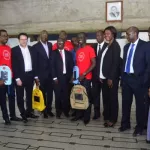 education-l-unesco-et-la-fondation-magic-system-lancent-le-sac-a-dos-solaire-rechargeable