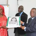 legislatives-2016-la-cei-remet-300-affiches-et-3000-specimens-des-bulletins-de-vote-a-chaque-candidat