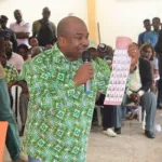 yopougon-campagne-pour-les-legislatives-zie-daouda-offre-1000-plats-d-alloco-et-de-garba-aux-jeunes