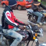 banditisme-des-motocyclistes-braquent-un-autre-motocycliste