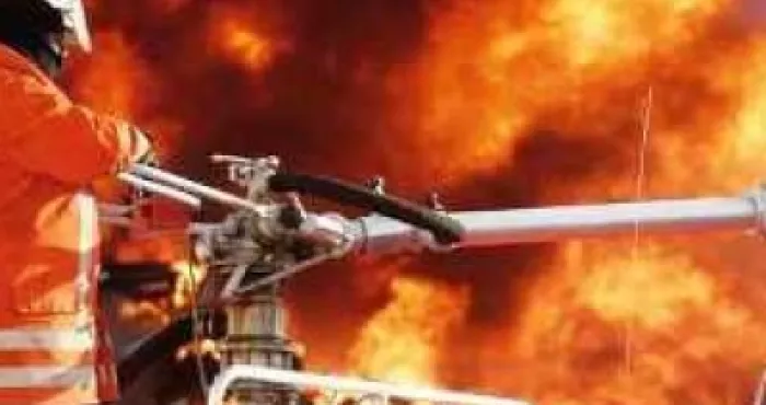 la-sir-prend-feu-la-fete-se-poursuit-chez-les-travailleurs