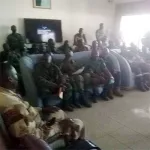 urgent-le-ministre-de-la-defense-retenu-par-les-mutins-a-bouake