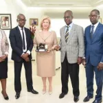 la-mere-des-sans-espoirs-l-hommage-d-aimond-williams-a-la-premiere-dame-dominique-ouattara