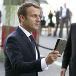 pourquoi-emma-nuel-macron-a-t-il-deux-tele-phones-portables