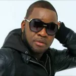 abou-nidal-est-rentre-de-la-guinee-equatoriale-pour-les-obseques-de-sa-compagne-shola-sticker