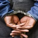 bingerville-ils-se-font-arreter-pour-avoir-battu-a-sang-un-voleur