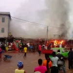 man-le-grand-marche-part-en-fumee-des-marchandises-de-plusieurs-millions-de-fcfa-brulees