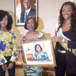 la-ministre-kaba-niale-a-recu-miss-ci-2017-et-sa-premiere-dauphine