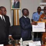 conseil-du-cafe-cacao-avant-son-depart-massandje-toure-donne-des-orientations-a-son-successeur