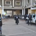 evasion-spectaculaire-au-palais-de-justice-d-abidjan-le-commandant-du-palais-et-6-agents-mis-aux-arrets