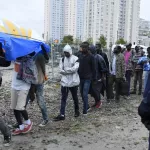 france-plus-de-2000-migrants-evacues-dans-le-nord-de-paris