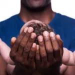 sikensi-il-vole-un-enfant-et-fait-croire-que-sa-petite-amie-a-accouche