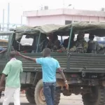 yopougon-des-individus-en-tenues-militaires-attaquent-en-pleine-rue