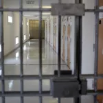 inceste-un-pere-accuse-d-avoir-viole-sa-fille-au-parloir-d-une-prison
