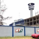 manifestations-contre-les-frais-annexes-de-scolarite-des-parents-d-eleves-en-colere-contre-la-rti