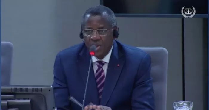 revue-de-presse-mangou-casse-la-baraque