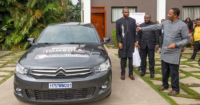 ceremonie-de-remise-du-premier-super-lot-majeur-de-la-tombola-epargne-a-la-first-bank