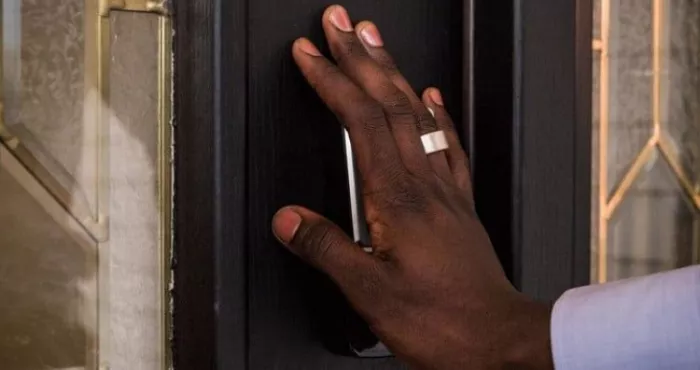 token-smart-ring-une-bague-biometrique-pour-payer-en-ligne-debloquer-vos-telephones-et-ouvrir-les-portes