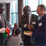 carte-de-resident-le-dg-de-l-oni-explique-tout-aux-industriels-francais