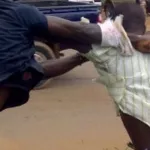 yopougon-d-un-coup-de-tete-un-jeune-homme-fait-perdre-connaissance-a-son-pere