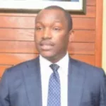 aeroport-felix-houphouet-boigny-toure-mamadou-refuse-de-se-faire-photographier-avec-des-pro-soro