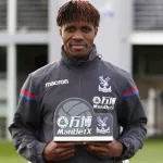 crystal-palace-wilfried-zaha-elu-joueur-manbetx-du-mois-d-octobre