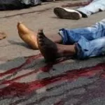 koumassi-des-jeunes-s-affrontent-a-la-bouteille