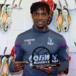 crystal-palace-wilfried-zaha-elu-joueur-manbetx-de-novembre-par-les-fans-du-club