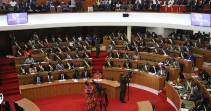 projet-de-budget-national-2018-les-deputes-exigent-4-milliards-fcfa-et-1-vehicule-pour-chacun