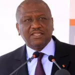 frappes-par-la-limite-d-age-pour-aller-a-la-retraite-plusieurs-ambassadeurs-font-blocage