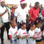 noel-magic-la-fondation-magic-system-offre-1-000-cadeaux-aux-enfants-d-adjouffou