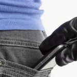 adjame-des-bandits-volent-l-argent-et-les-telephones-au-chef-d-etat-major-general-des-armees