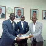 chu-de-yopougon-le-dg-au-nouveau-directeur-medical-et-scientifique-soyez-a-l-ecoute-des-populations