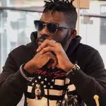 dj-arafat-se-montre-solidaire-des-victimes-de-l-accident-du-car-de-l-iua