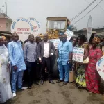 port-bouet-reprofilage-de-voie-lassana-cisse-vole-au-secours-des-populations