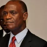 lider-en-pleine-reunion-a-leur-siege-des-proches-de-mamadou-koulibaly-agresses-des-vehicules-caillasses-des-sacs-et-documents-emportes