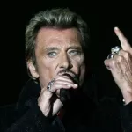 heritage-de-johnny-hallyday-la-guerre-des-clans-est-declaree