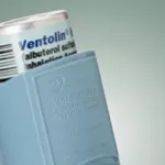 solidarite-elle-pique-une-crise-dans-un-bus-et-est-sauvee-de-justesse-par-des-passagers-et-un-pharmacien