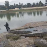 yamoussoukro-lac-aux-caimans-les-forces-de-securite-empechent-un-fou-de-se-suicider