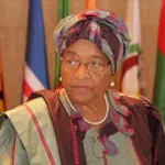 en-visite-a-yamoussoukro-ellen-johnson-sirleaf-bloque-dans-un-ascenseur