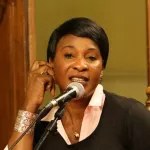 l-ecrivaine-flore-hazoume-lance-un-concours-feminin-d-art-oratoire-et-de-debat