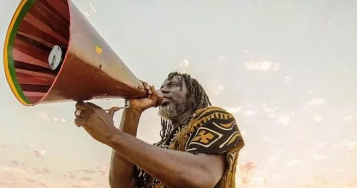 senatoriales-tiken-jah-frappe-encore-il-y-a-eu-l-insurrection-au-burkina-faso-a-cause-du-senat