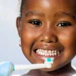 journee-mondiale-de-la-sante-bucco-dentaire-des-astuces-pour-inciter-l-enfant-a-se-brosser-les-dents-regulierement