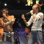 a-quelques-jours-de-leurs-concerts-croises-arafat-et-debordo-se-battent-dans-un-bar-a-cocody