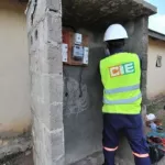 accuse-de-fraude-sur-l-electricite-un-imam-arrete-des-populations-manifestent