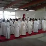 course-au-pouvoir-un-pretre-interpelle-les-hommes-politiques-laissez-les-autres-commander-aussi